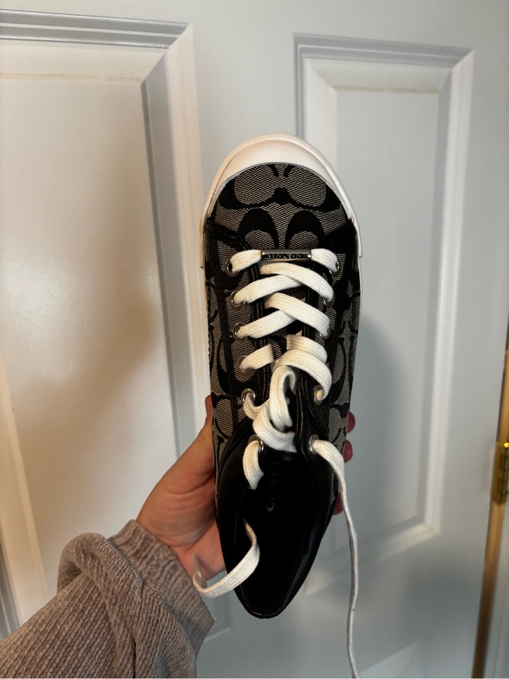 Coach Sneaker woman’s 6.5 black and white